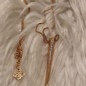 Kendra Scott necklace